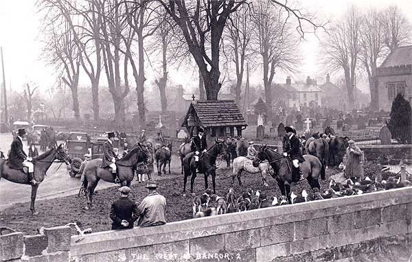 Bangor-on-Dee Hunt Meeting Late 1920's